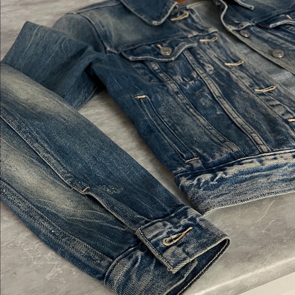 Levi’s Jean Jacket - Picture 6 of 9